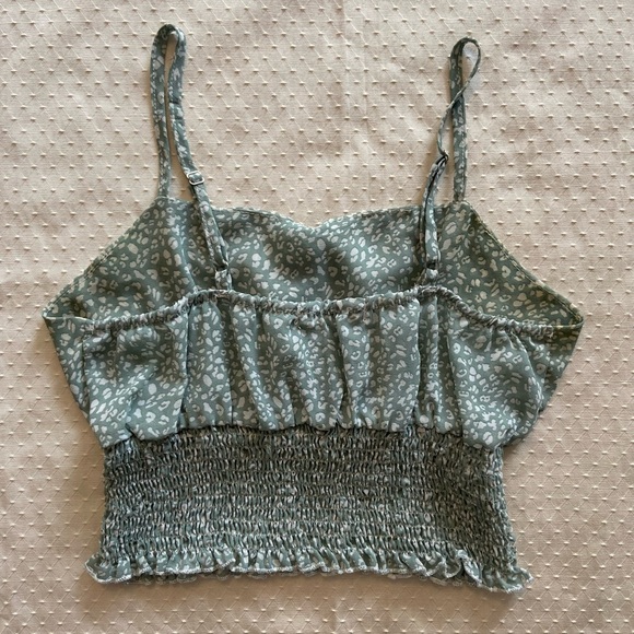 Green Leopard Cropped Tank - Picture 2 of 3